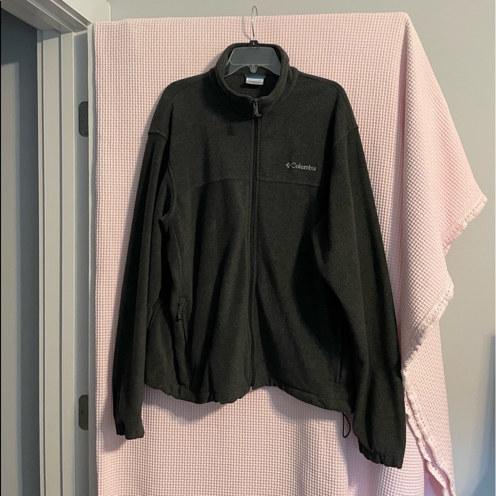 COLUMBIA Dark Gray jacket size XL.